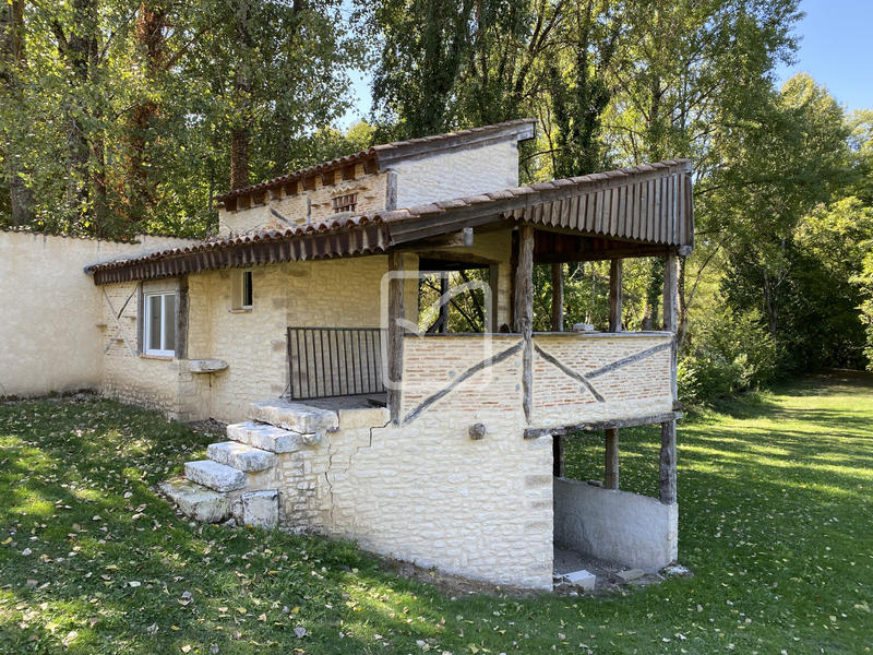 Maison - 208 m² - 6 pièces