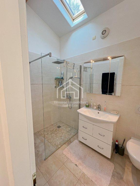 Villa - 196 m² - 9 pièces