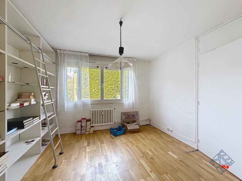 Appartement - 93 m² - 6 pièces