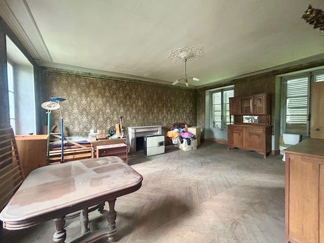 Propriété - 246 m² - 7 pièces