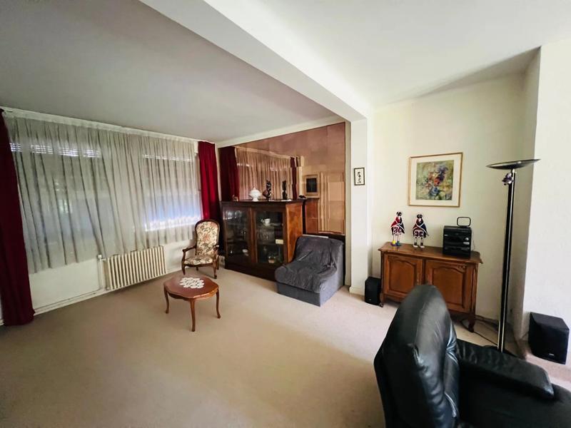 Maison - 207 m² - 8 pièces