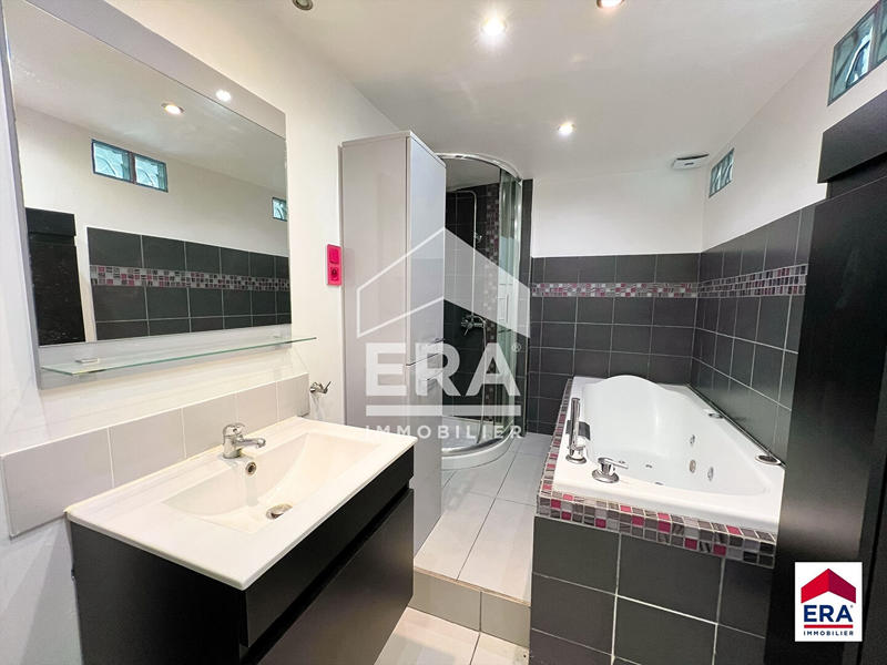 Maison - 97 m² - 6 pièces