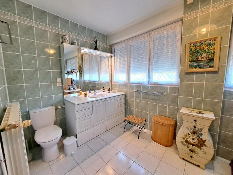 Maison - 406 m² - 9 pièces