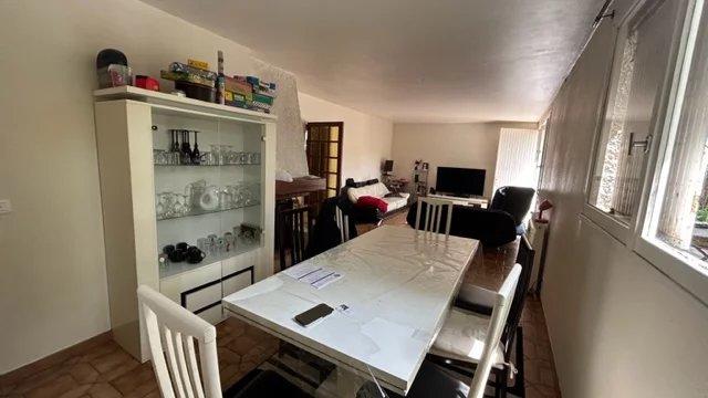 Appartement - 100 m² - 6 pièces