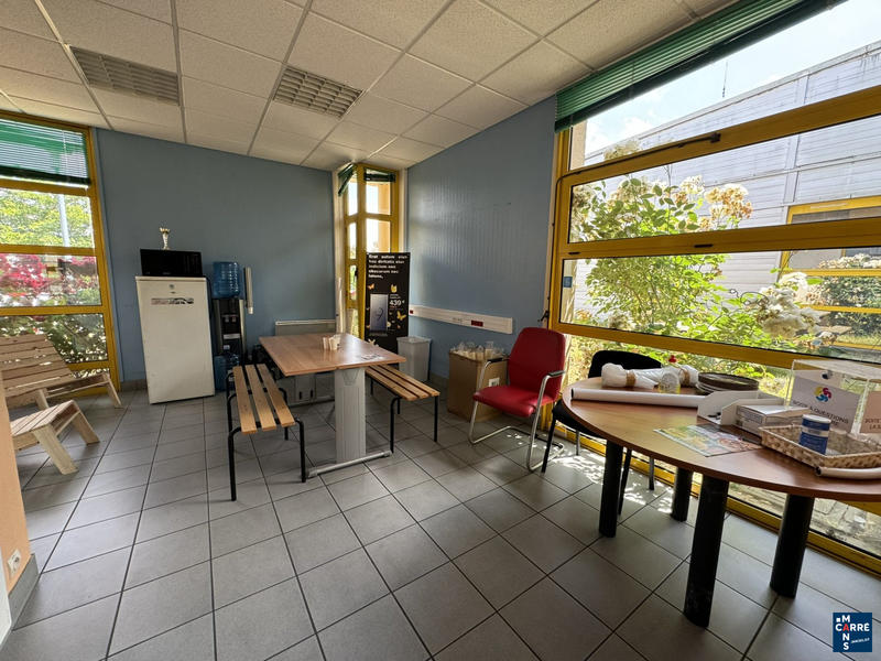 Local d'activités - 1 900 m²