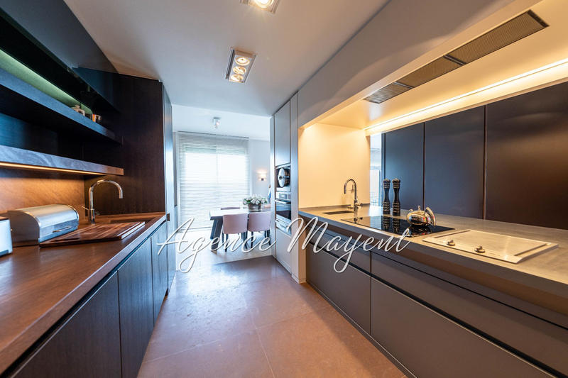 Appartement - 120 m² - 3 pièces