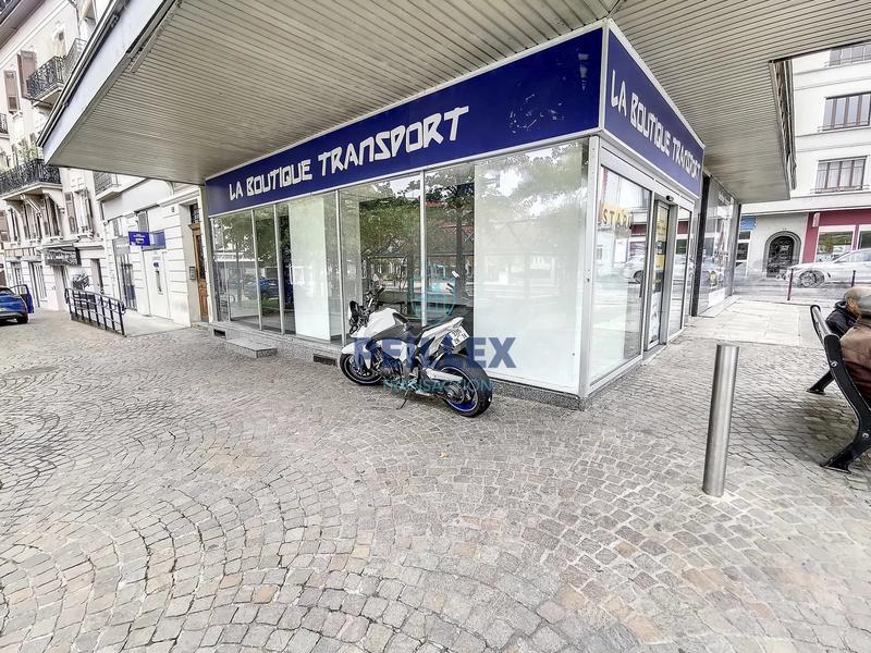 Local commercial - 88 m² - 4 pièces