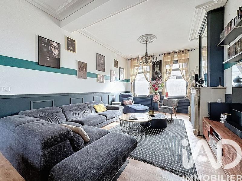 Maison - 247 m² - 10 pièces