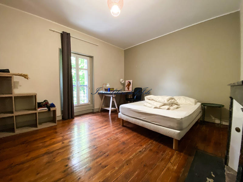 Maison - 440 m² - 14 pièces