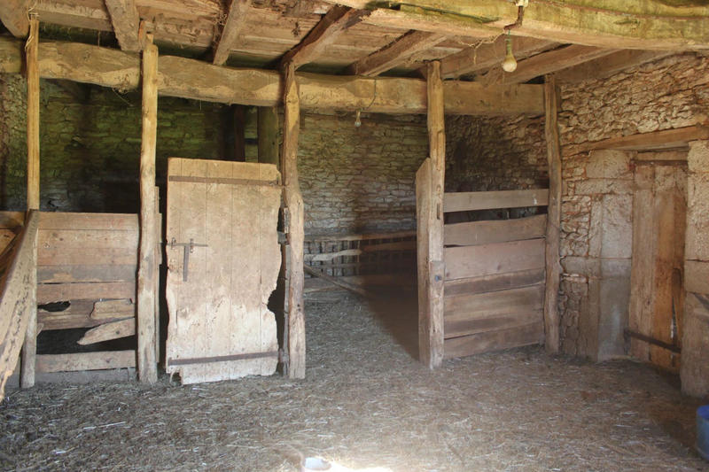 Ferme - 800 m² - 1 pièce