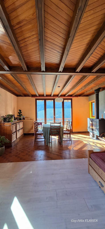 Maison - 267 m² - 7 pièces