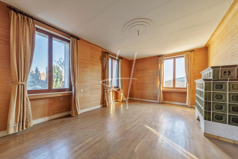 Maison - 210 m² - 6 pièces