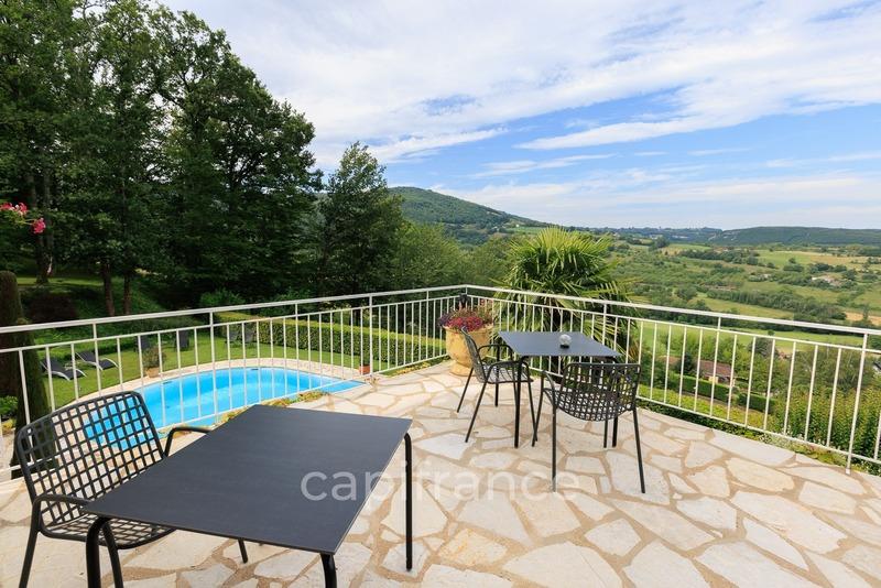 Propriété - 315 m² - 10 pièces