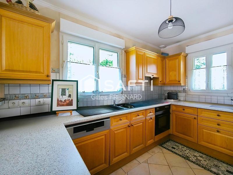 Maison - 98 m² - 5 pièces