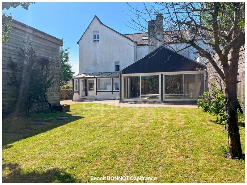 Maison en pierre - 250 m² - 8 pièces