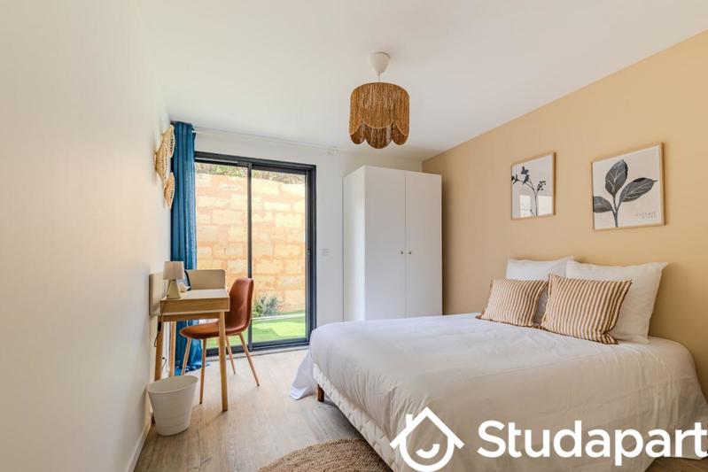 Chambre - 16 m² - 1 pièce