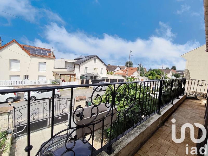 Maison - 237 m² - 10 pièces