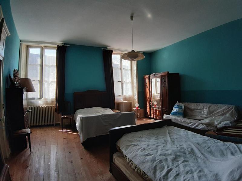 Maison - 232 m² - 8 pièces