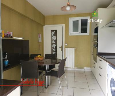 Appartement - 82 m² - 3 pièces