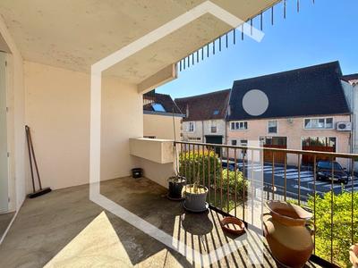 Appartement - 100 m² - 4 pièces