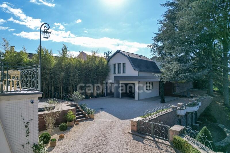 Maison bourgeoise - 290 m² - 6 pièces