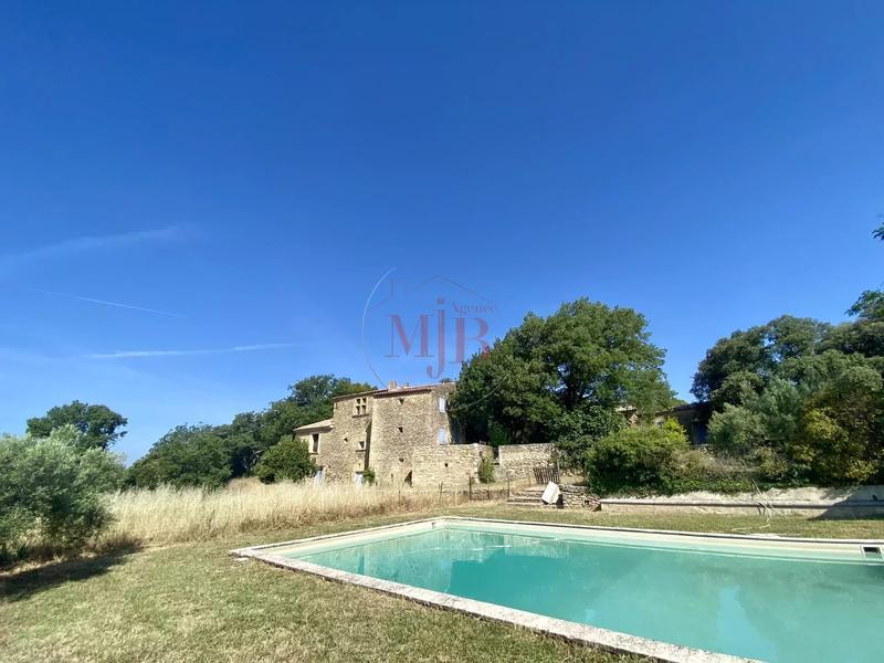 Mas - 478 m² - 15 pièces