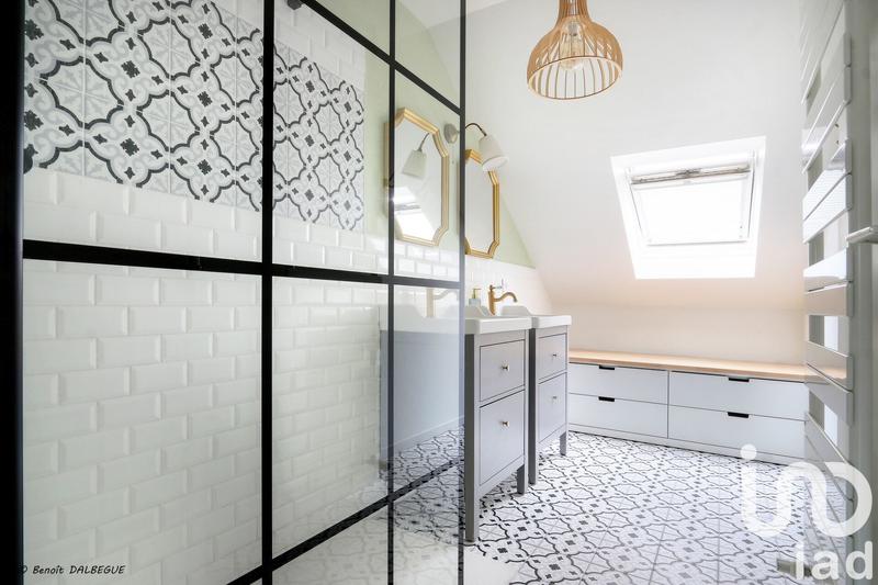 Maison de ville - 220 m² - 9 pièces