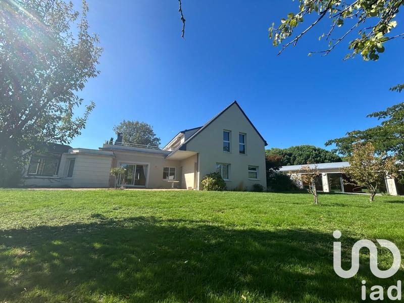 Maison - 244 m² - 8 pièces