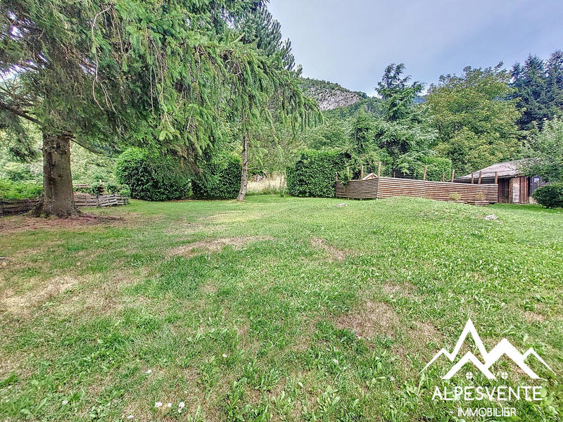 Maison - 249 m² - 9 pièces