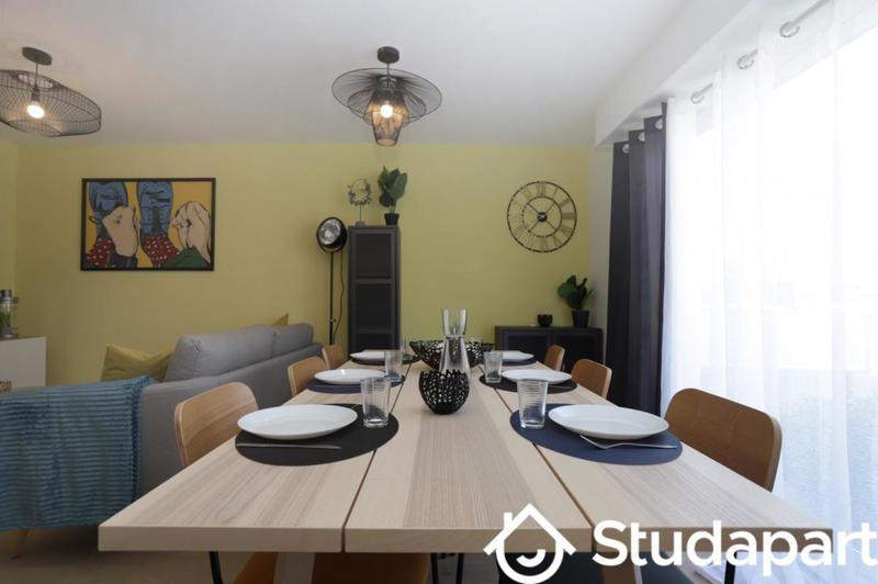 Chambre - 10 m² - 1 pièce