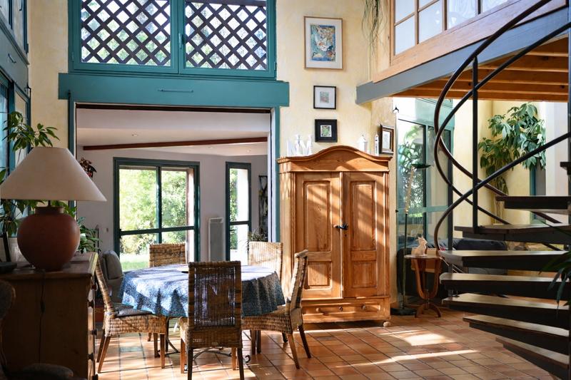 Maison - 225 m² - 7 pièces