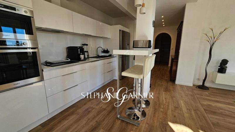 Propriété - 180 m² - 6 pièces