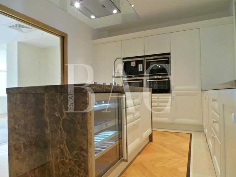 Villa - 760 m² - 16 pièces