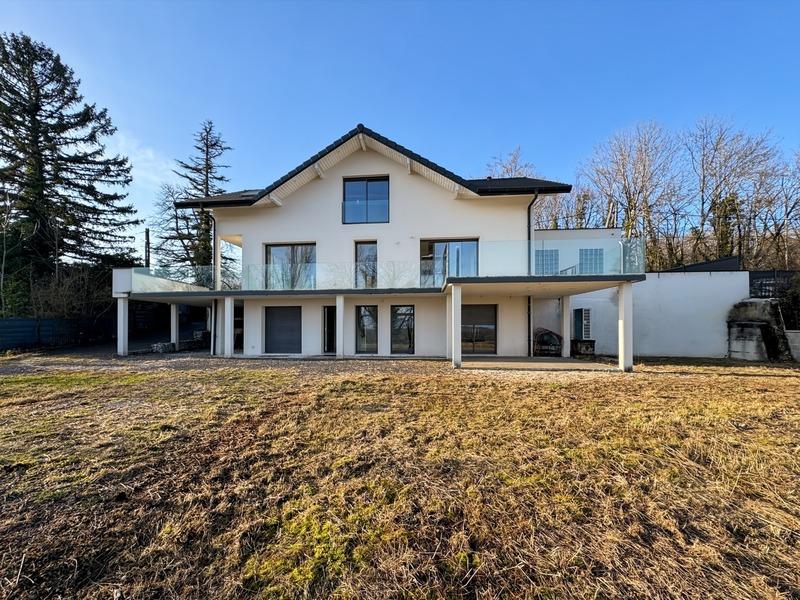 Maison - 234 m² - 7 pièces
