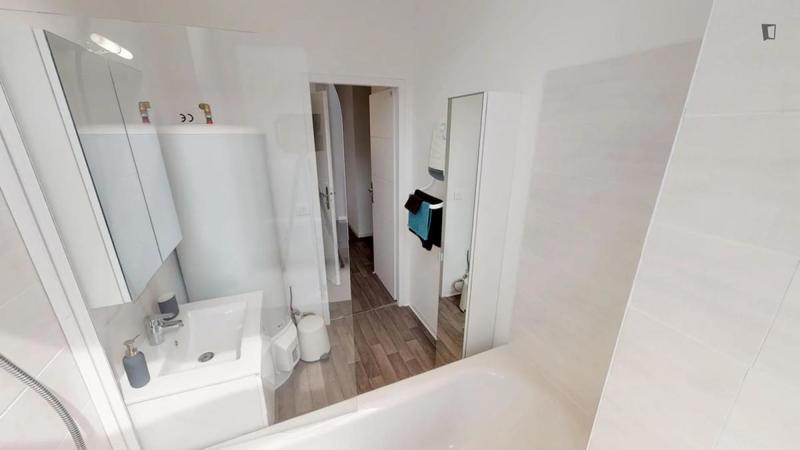 Chambre - 11 m² - 4 pièces