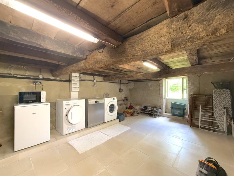 Maison - 360 m² - 8 pièces