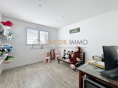 Maison - 94 m² - 4 pièces