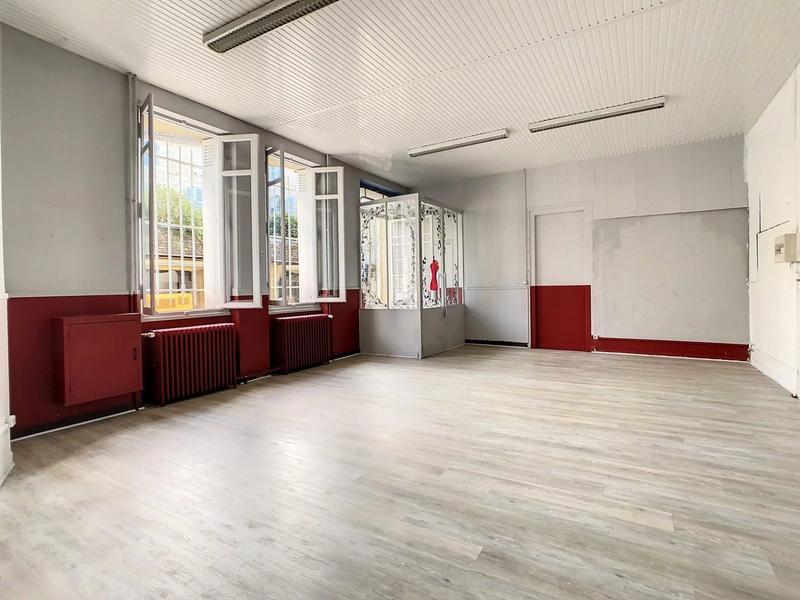 Magasins - 38 m² - 1 pièce