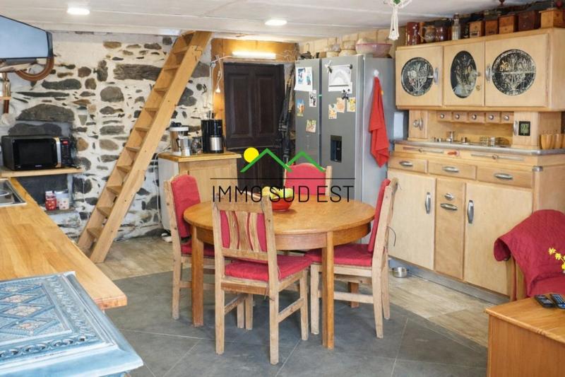 Maison - 96 m² - 5 pièces