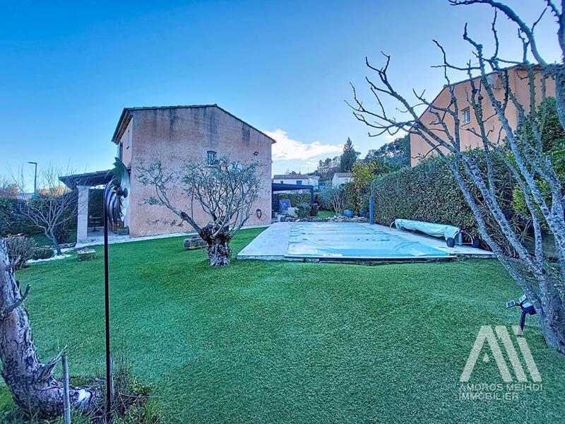 Maison - 110 m² - 5 pièces