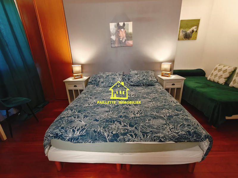 Maison - 210 m² - 8 pièces