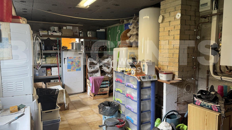 Maison - 213 m² - 8 pièces