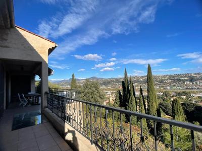 Maison - 200 m² - 6 pièces