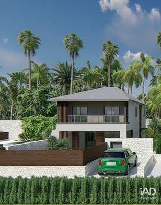 Maison - 96 m² - 5 pièces