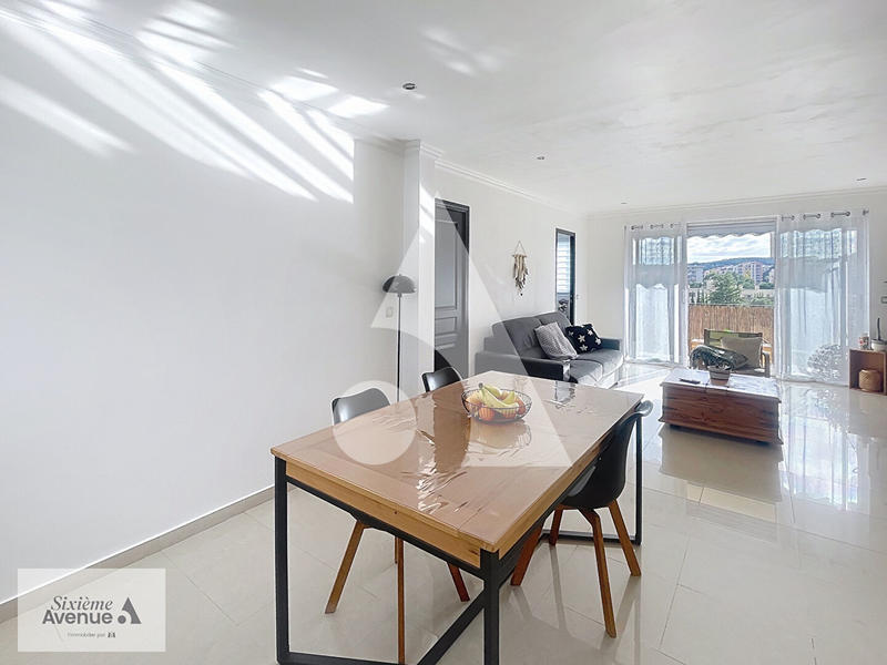 Appartement - 85 m² - 4 pièces