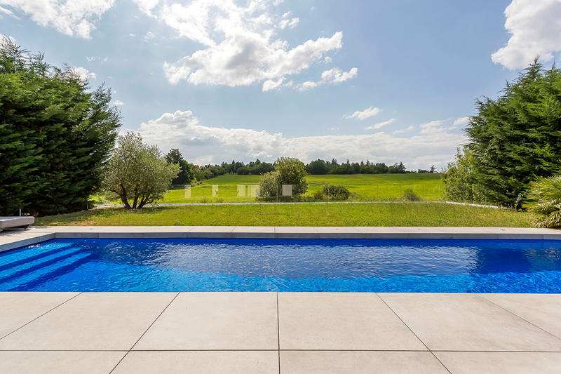 Villa - 235 m² - 7 pièces