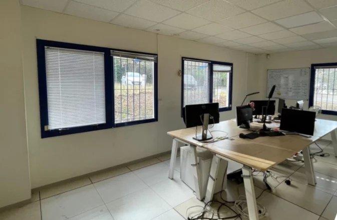 Bureau - 1 540 m²
