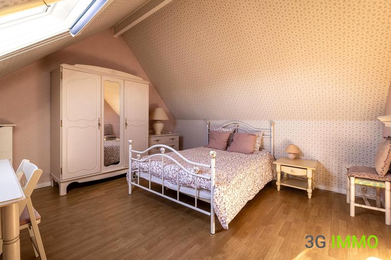 Maison traditionnelle - 140 m² - 7 pièces