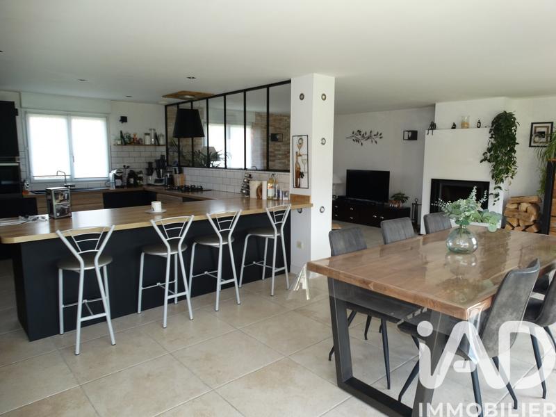 Maison - 143 m² - 7 pièces