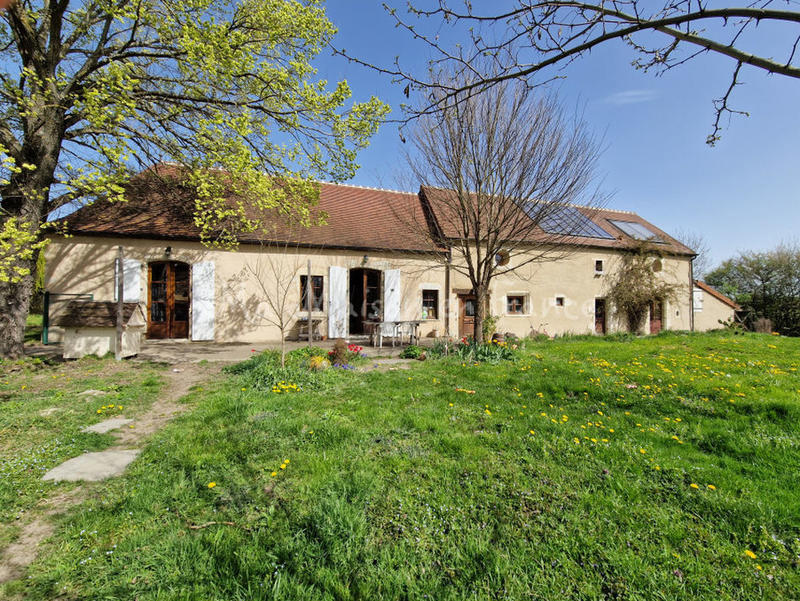 Maison - 213 m² - 8 pièces